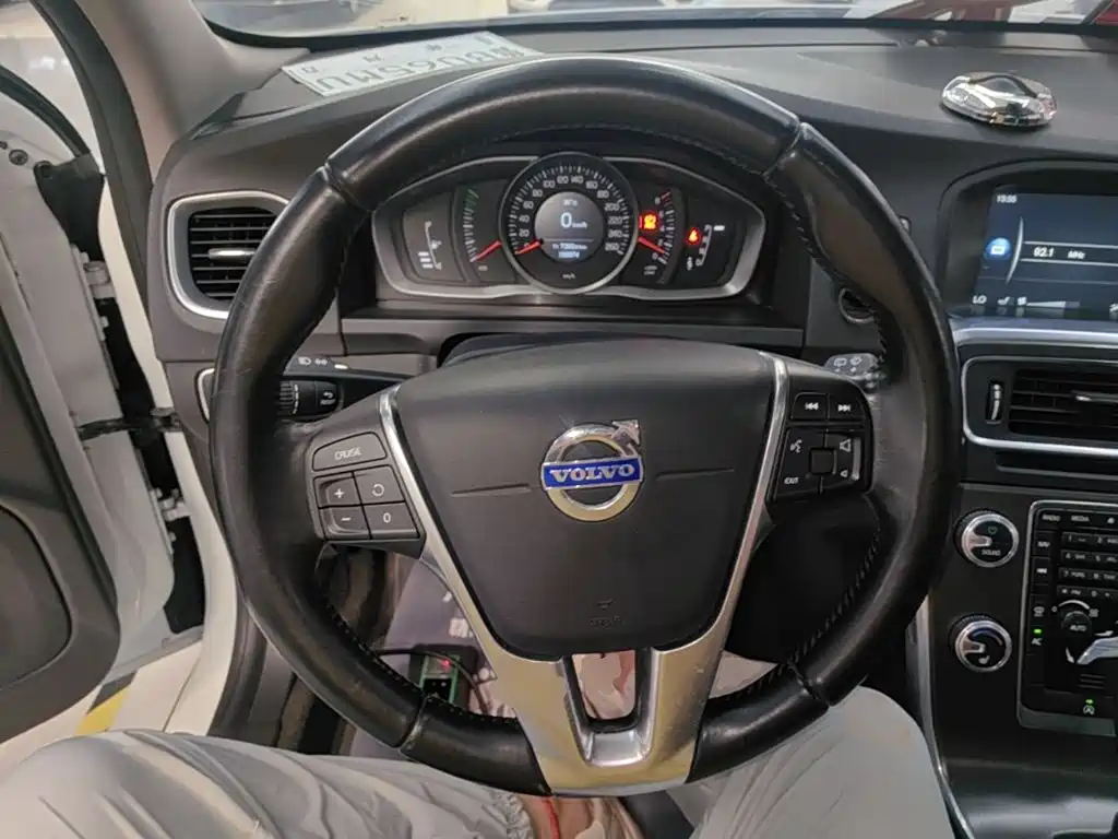 Volvo V60 — миниатюра 11