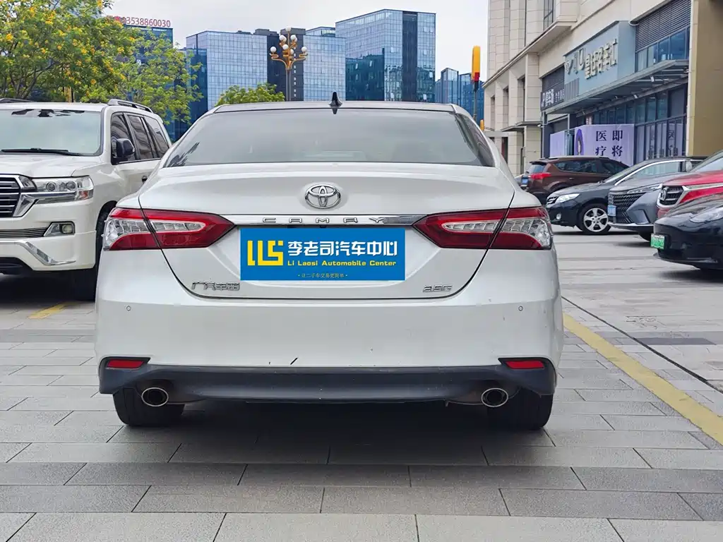 Toyota Camry — миниатюра 4