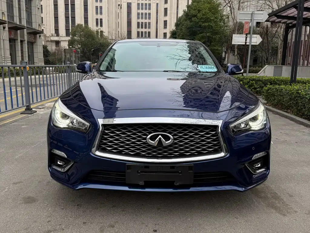 INFINITI Q50L