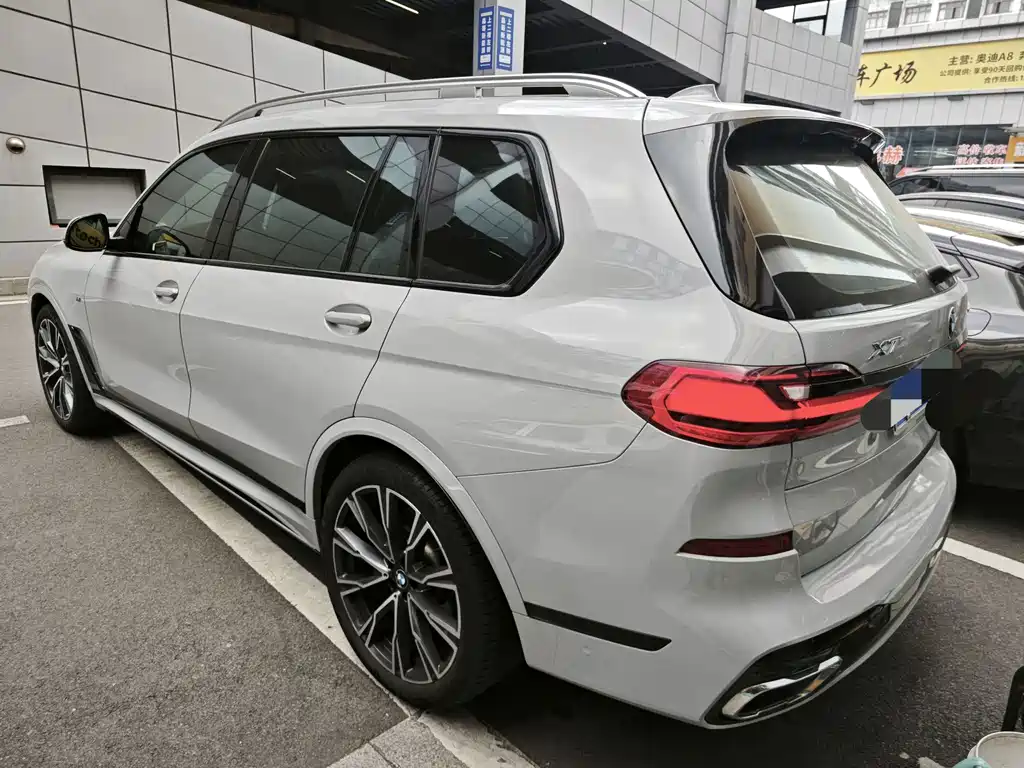 BMW X7 — миниатюра 12
