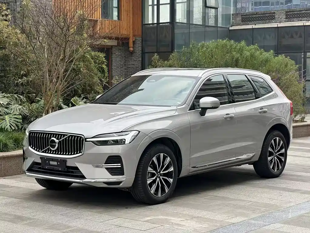 Volvo XC60 2025