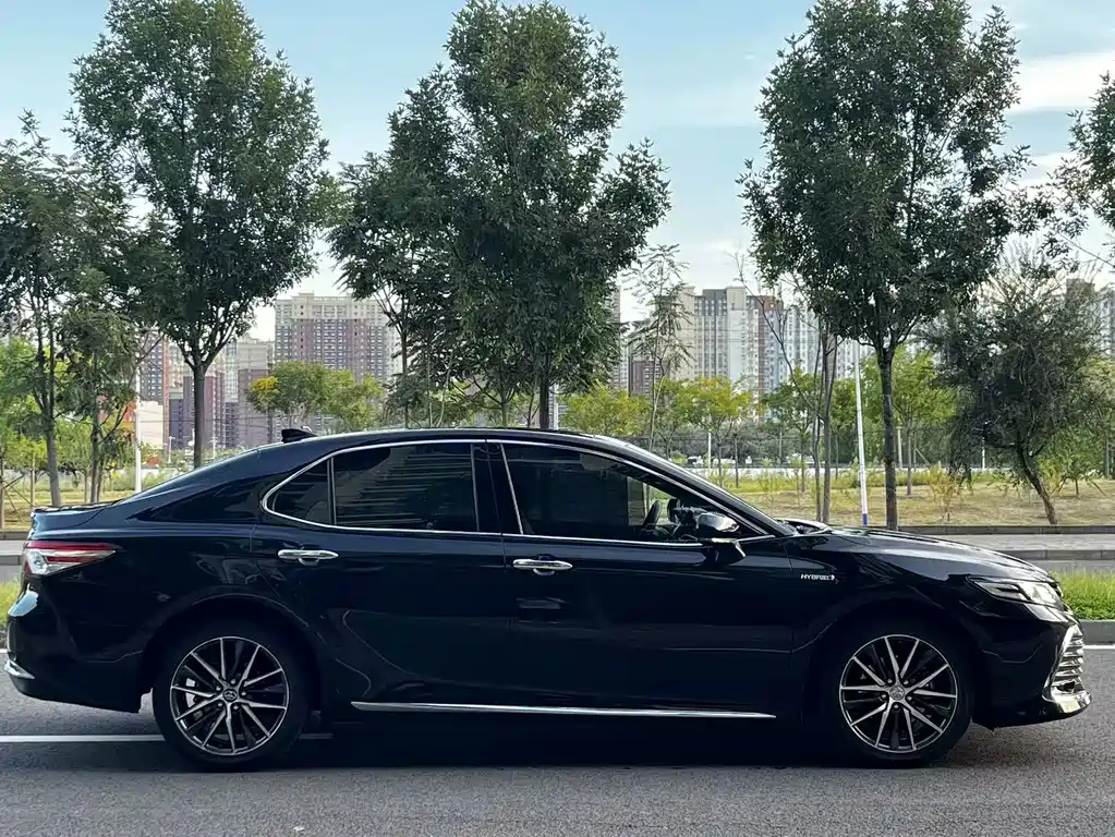 Toyota Camry — миниатюра 6