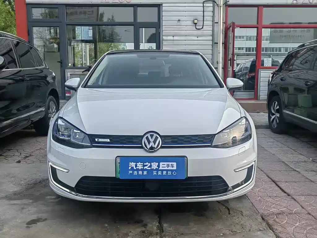 Volkswagen Golf EV — миниатюра 2