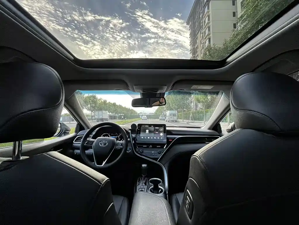 Toyota Camry — миниатюра 31