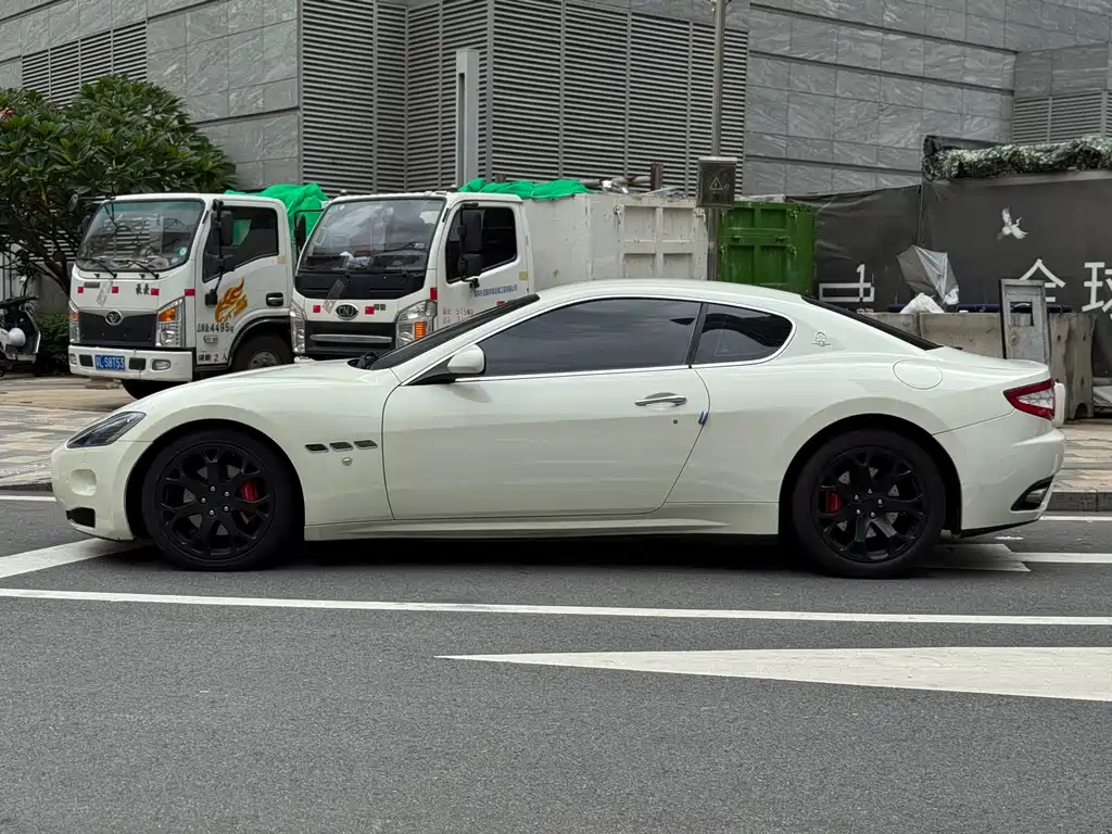 MASERATI GRANTURISMO