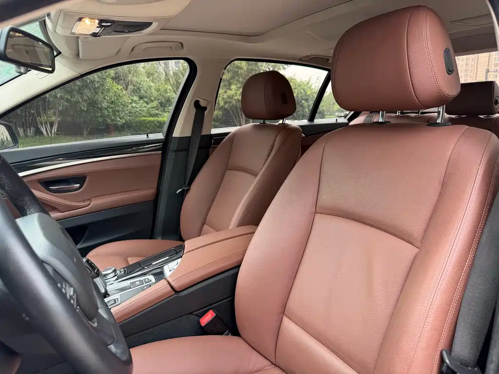 BMW 5 Series — миниатюра 15