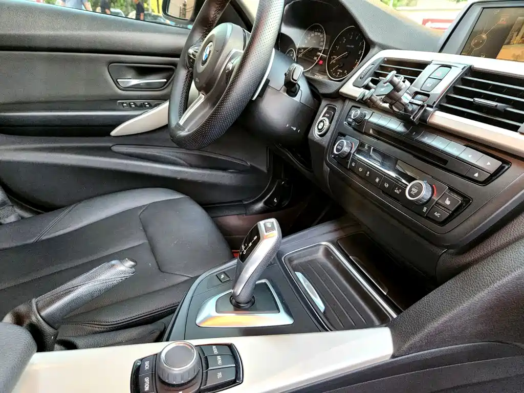 BMW 3 Series — миниатюра 17