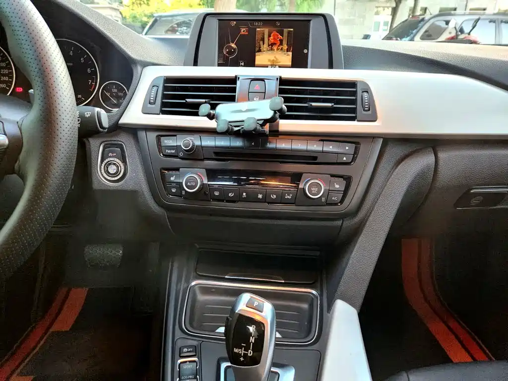 BMW 3 Series — миниатюра 12