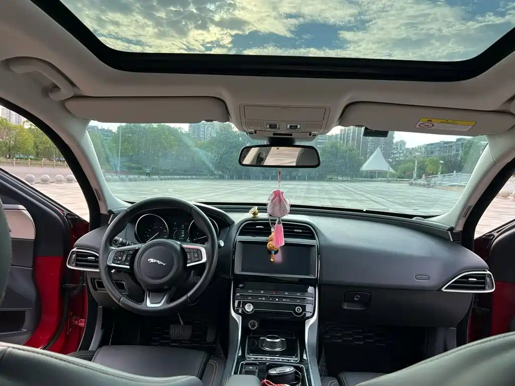 Jaguar XEL — миниатюра 13