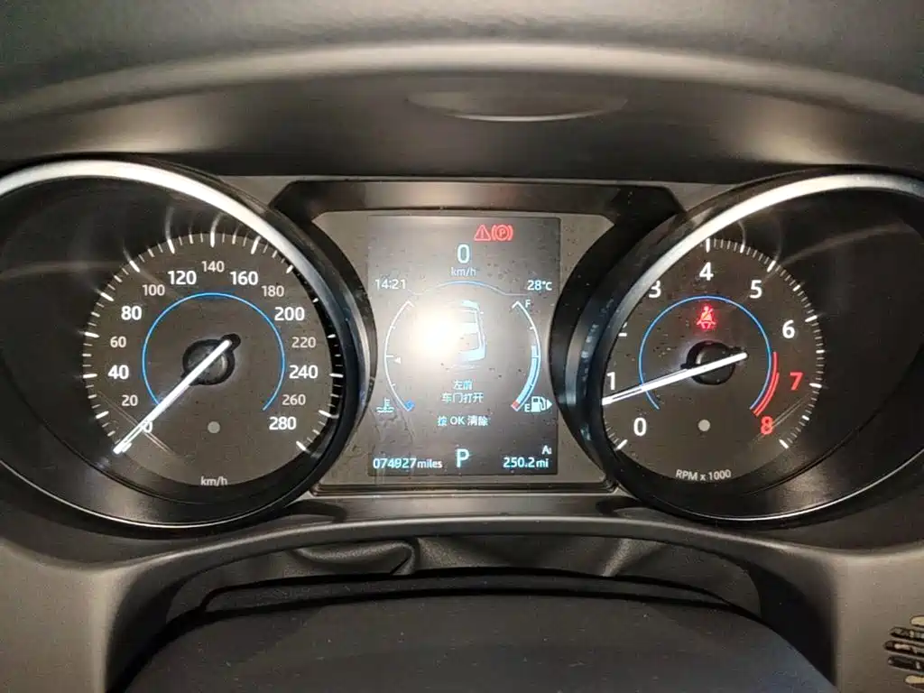 Jaguar XEL — миниатюра 12