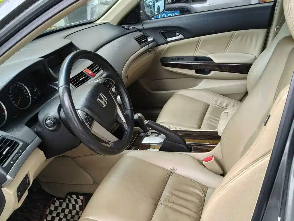 Honda Accord — миниатюра 8