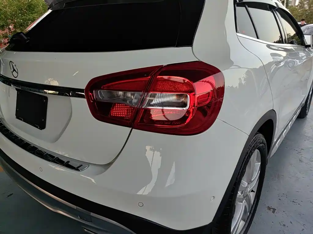 Mercedes-Benz GLA — миниатюра 8