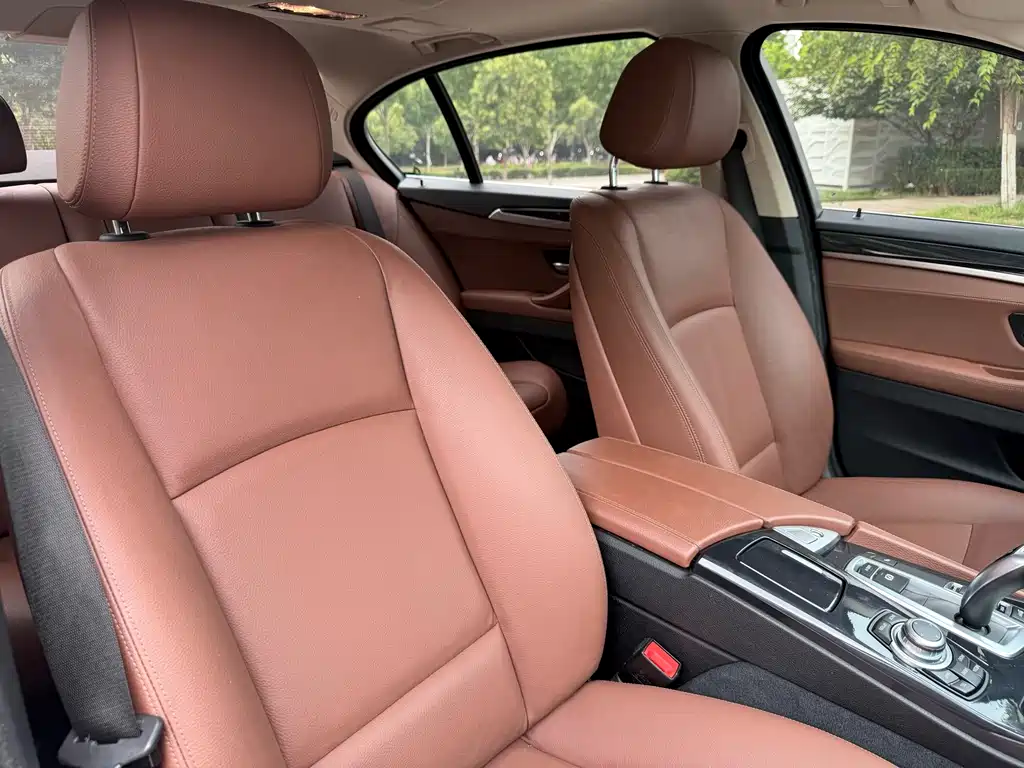 BMW 5 Series — миниатюра 23