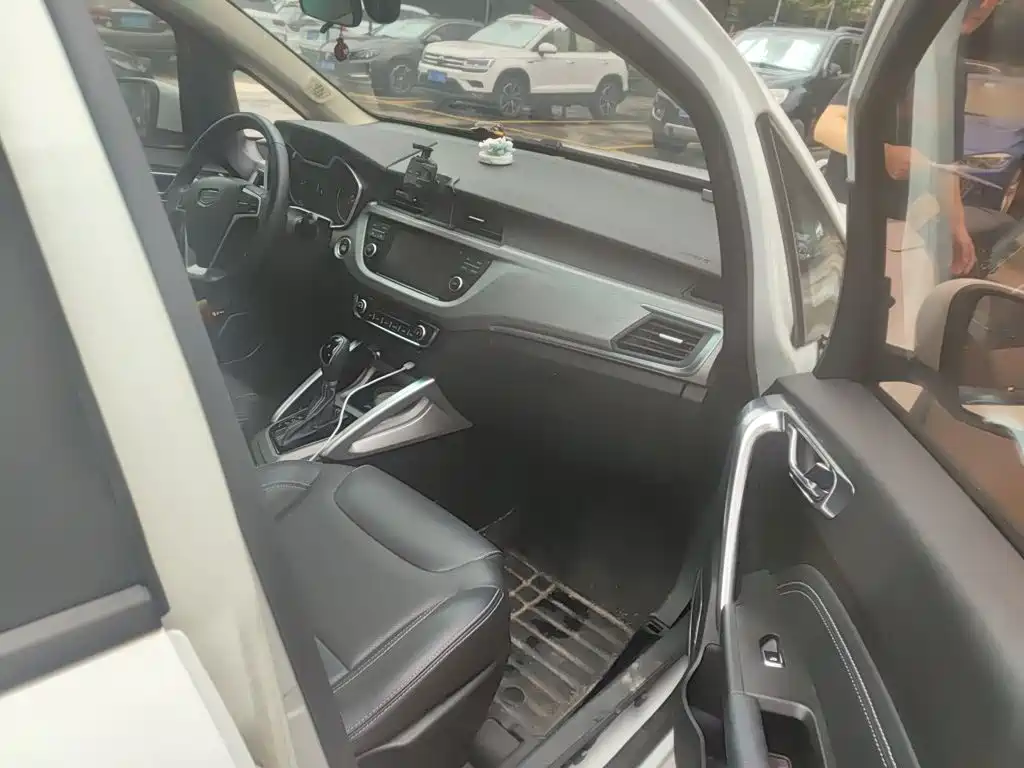 Geely Vision X3 — миниатюра 19