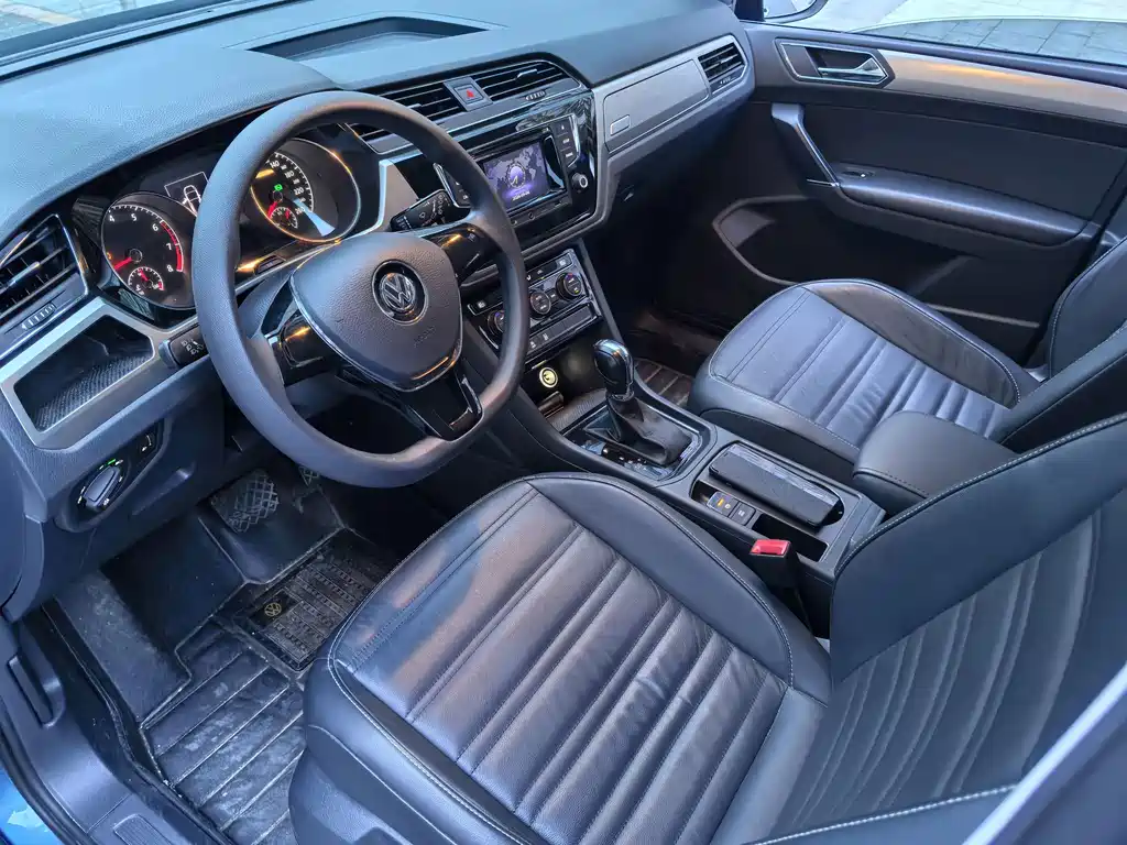 Volkswagen Touran — миниатюра 19