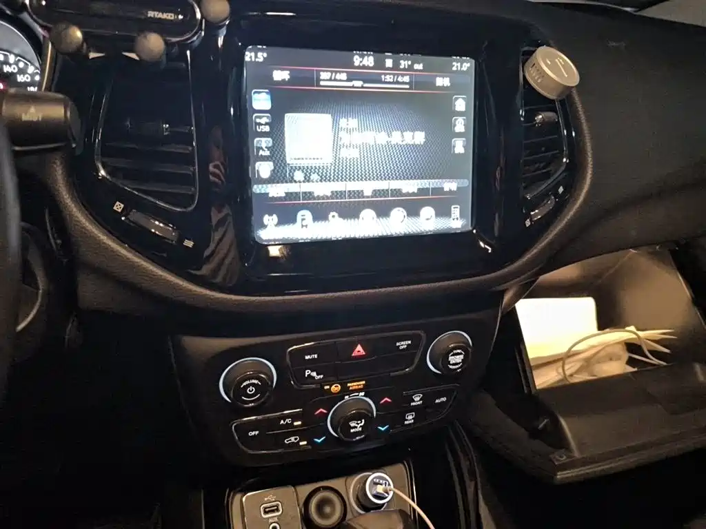Jeep Compass — миниатюра 9