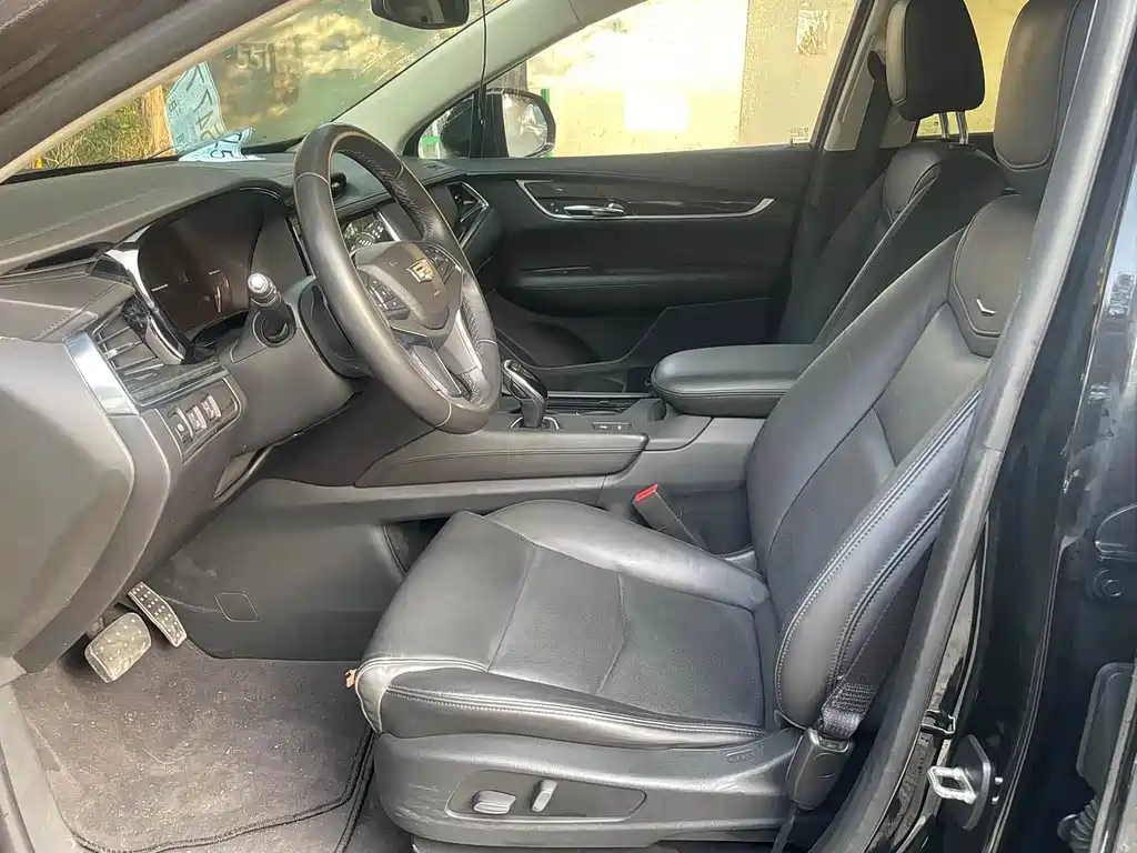 Cadillac XT5 — миниатюра 3