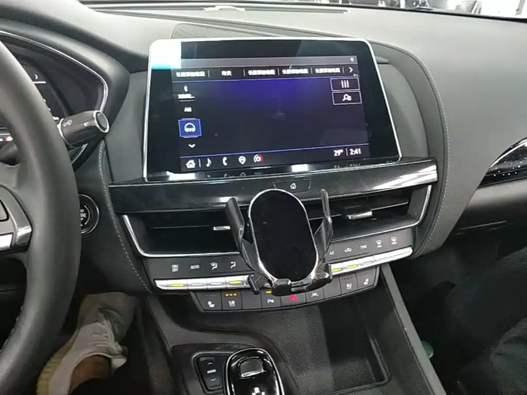 Cadillac CT5 — миниатюра 13