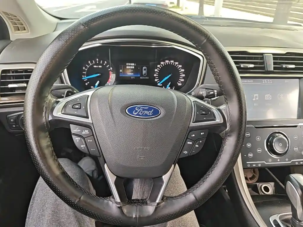 Ford Mondeo — миниатюра 11