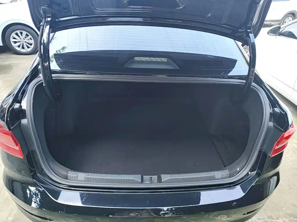 Volkswagen Lavida — миниатюра 19