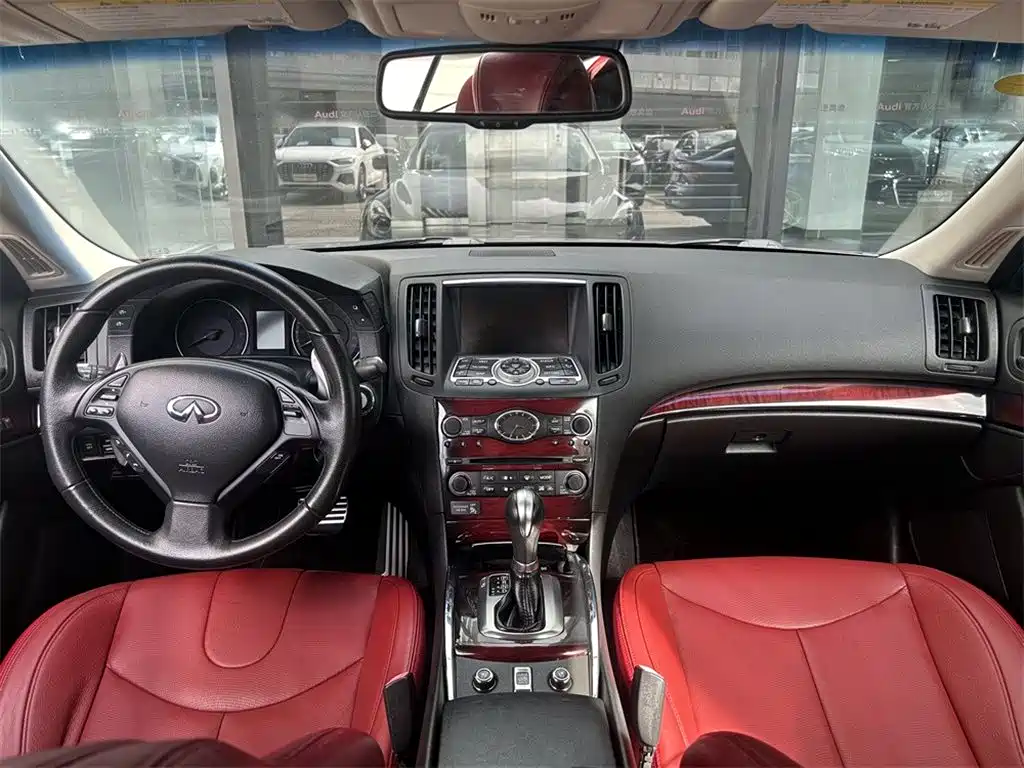 Infiniti G 2010 G37