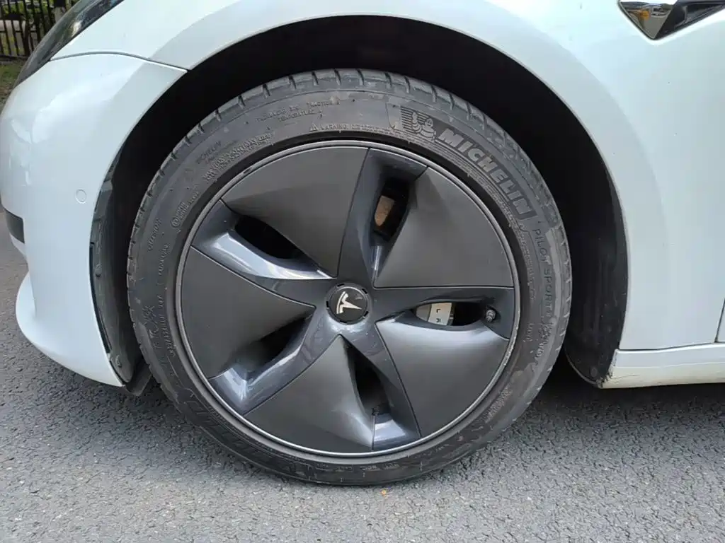 Tesla Model 3 — миниатюра 23