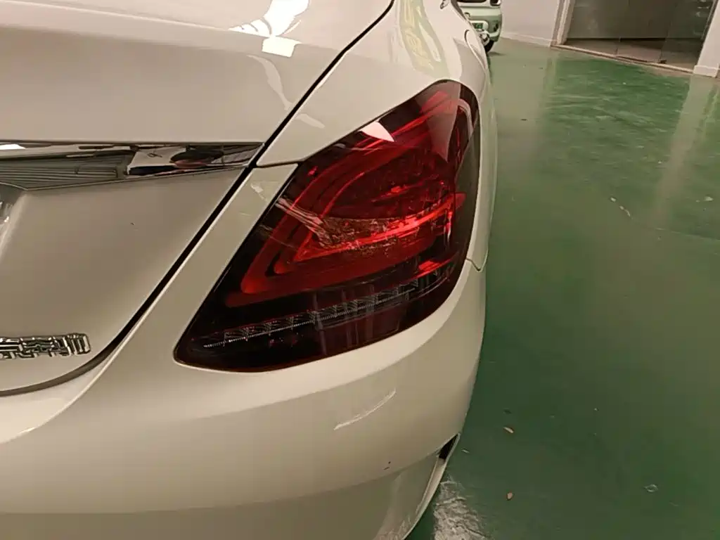 Mercedes-Benz C-Class — миниатюра 8