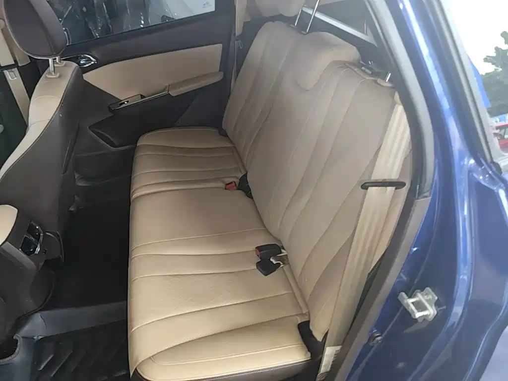 Baojun 310W — миниатюра 17