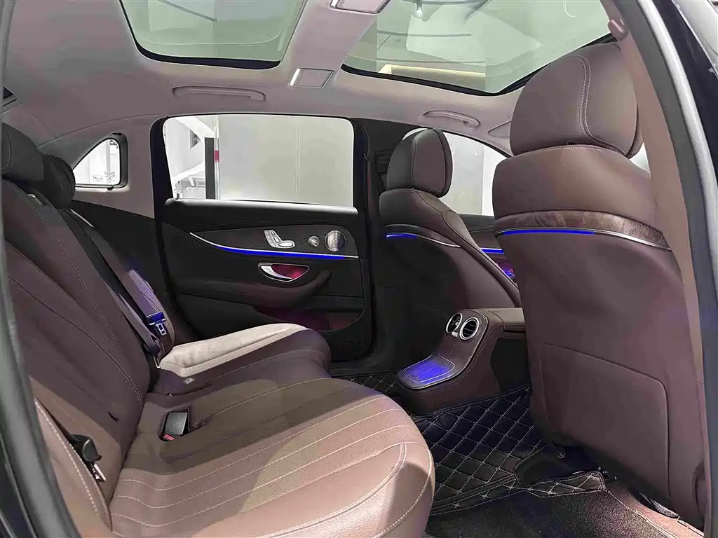 Mercedes-Benz E-Class — миниатюра 21