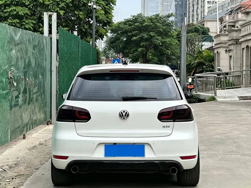 Volkswagen Golf GTI — миниатюра 10