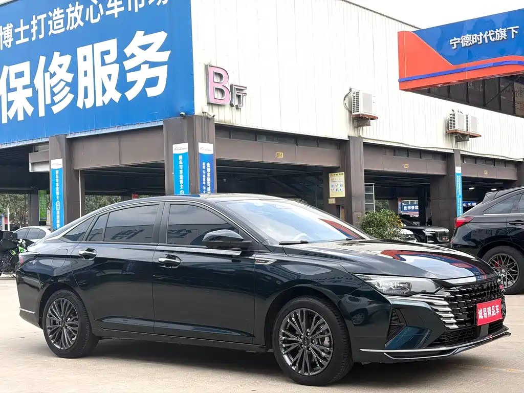 Dongfeng Aeolus Yixuan Max MAX 2023 1.5T