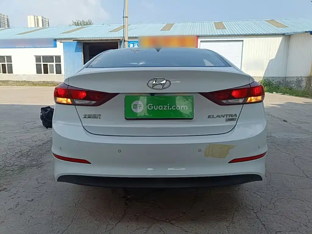 Hyundai Elantra — миниатюра 6