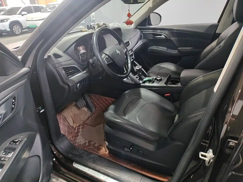 Borgward BX7 — миниатюра 15
