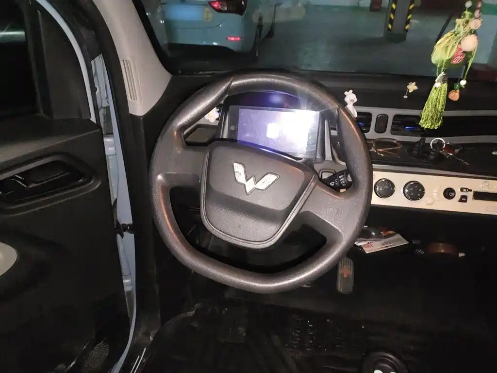 Wuling MINIEV — миниатюра 11