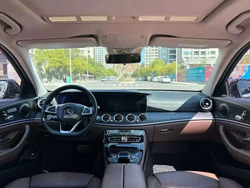 Mercedes-Benz E-Class — миниатюра 5
