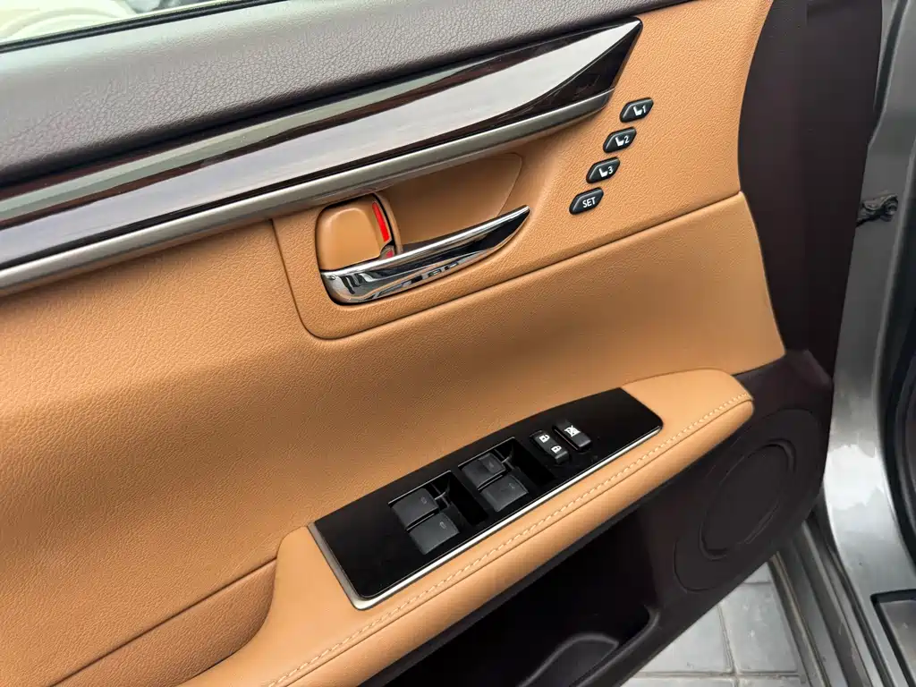 Lexus ES — миниатюра 5