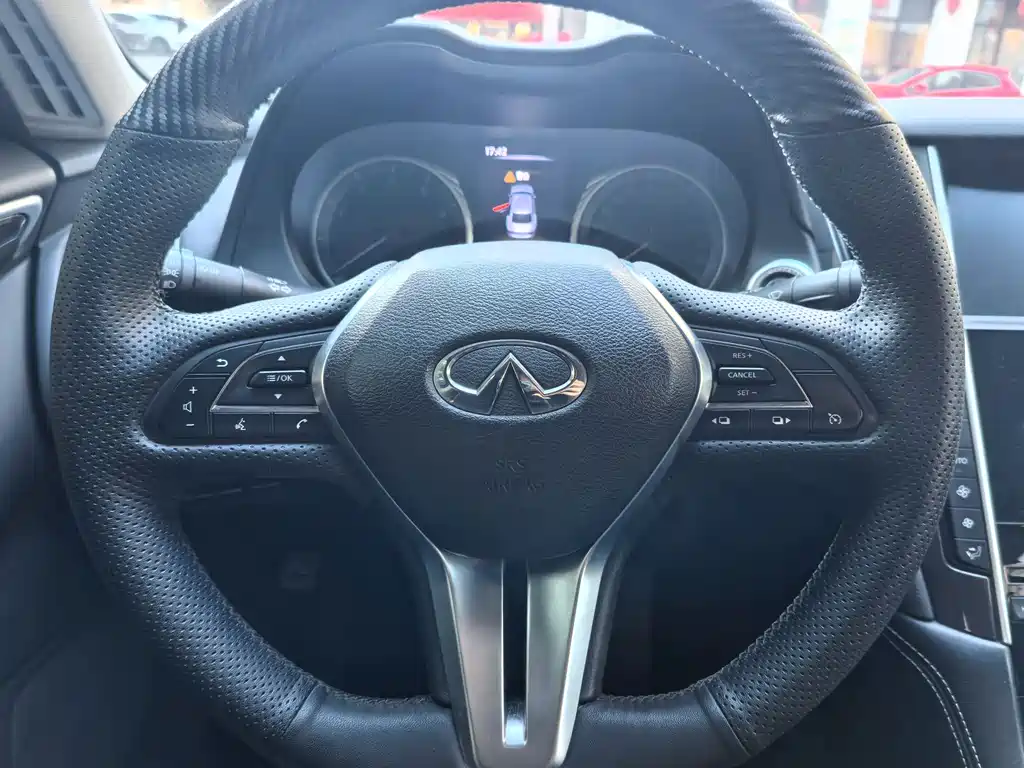 INFINITI Q50L