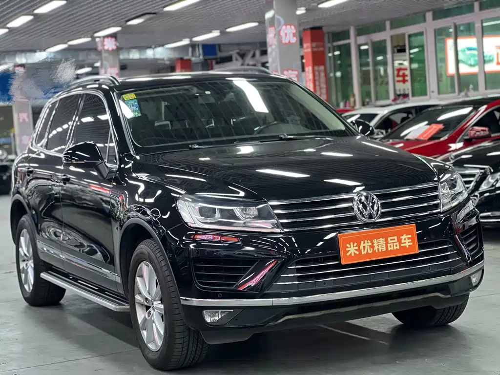 VOLKSWAGEN TOUAREG