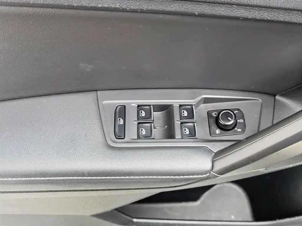 Volkswagen Tiguan L — миниатюра 9