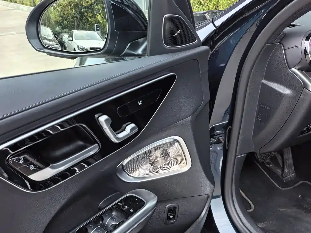 Mercedes-Benz C-Class — миниатюра 5
