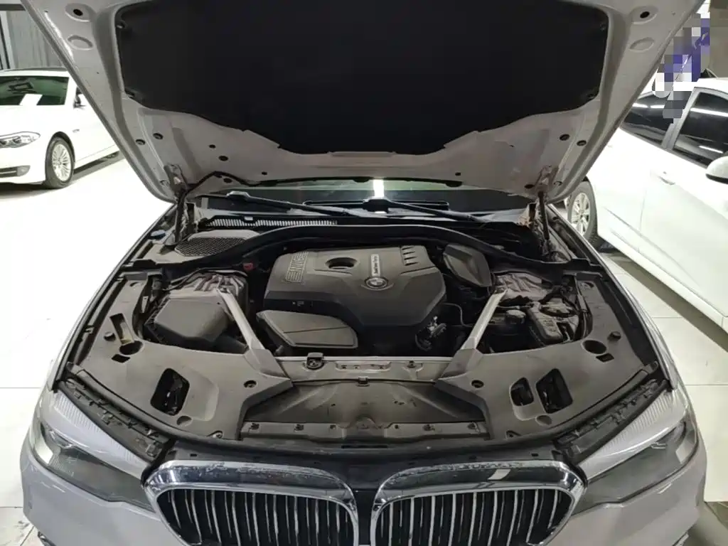 BMW 5 Series — миниатюра 20