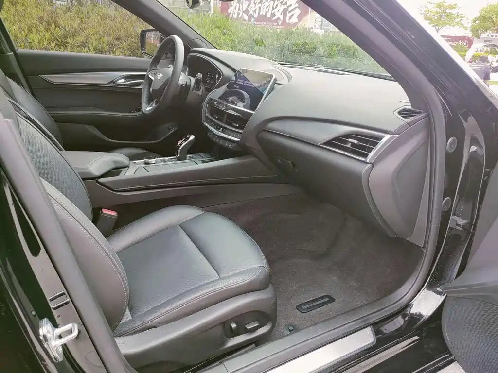Cadillac CT5 — миниатюра 17