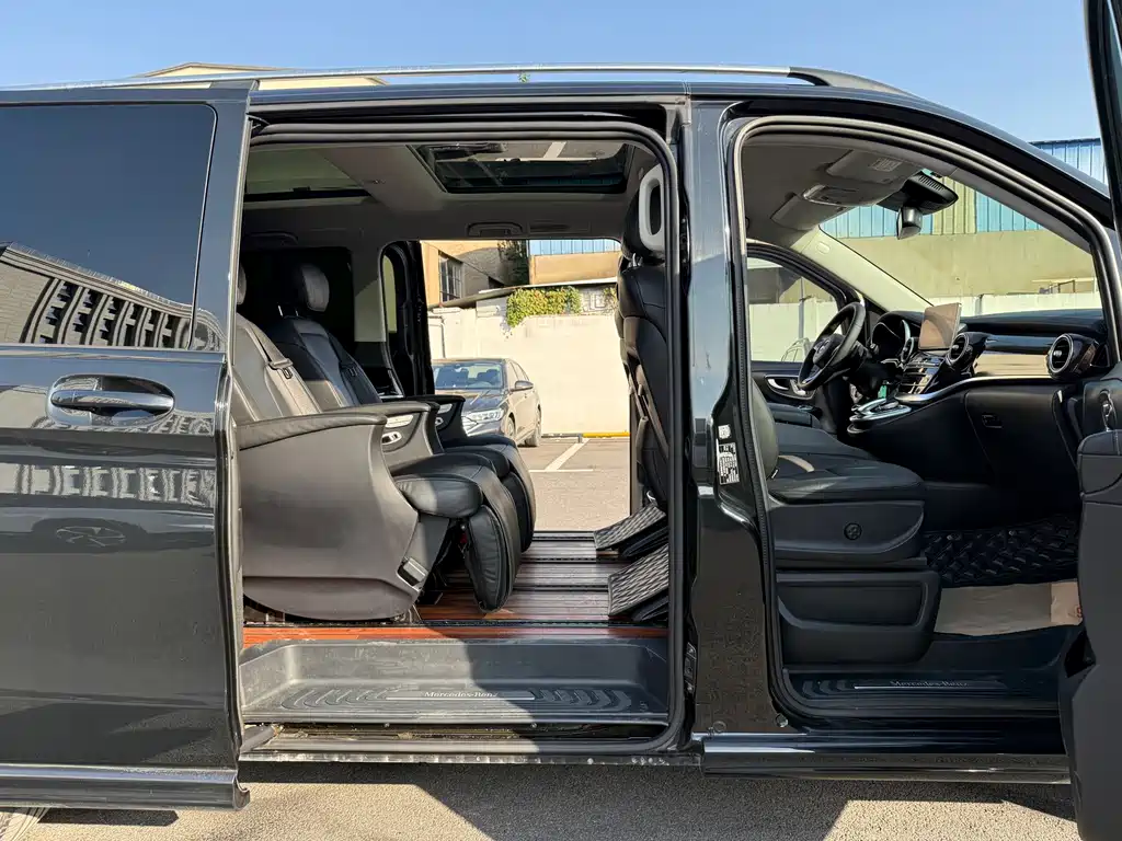 MERCEDES-BENZ V CLASS