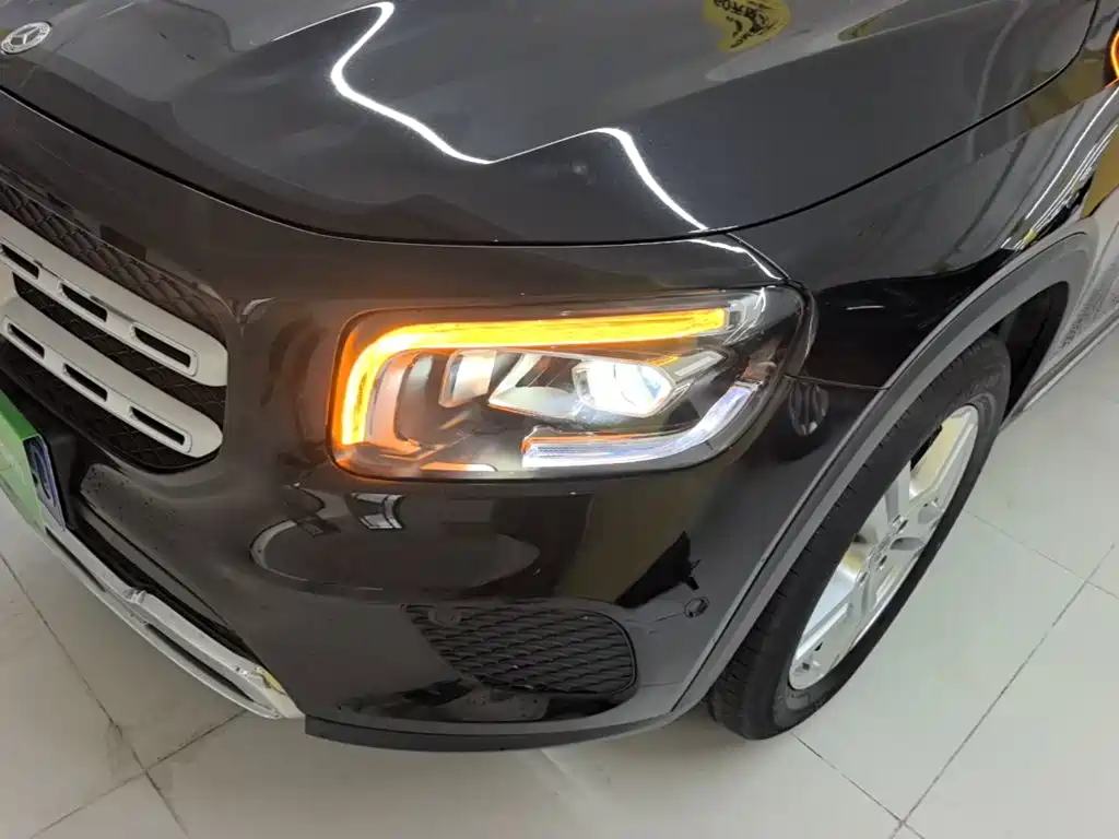 Mercedes-Benz GLB — миниатюра 24