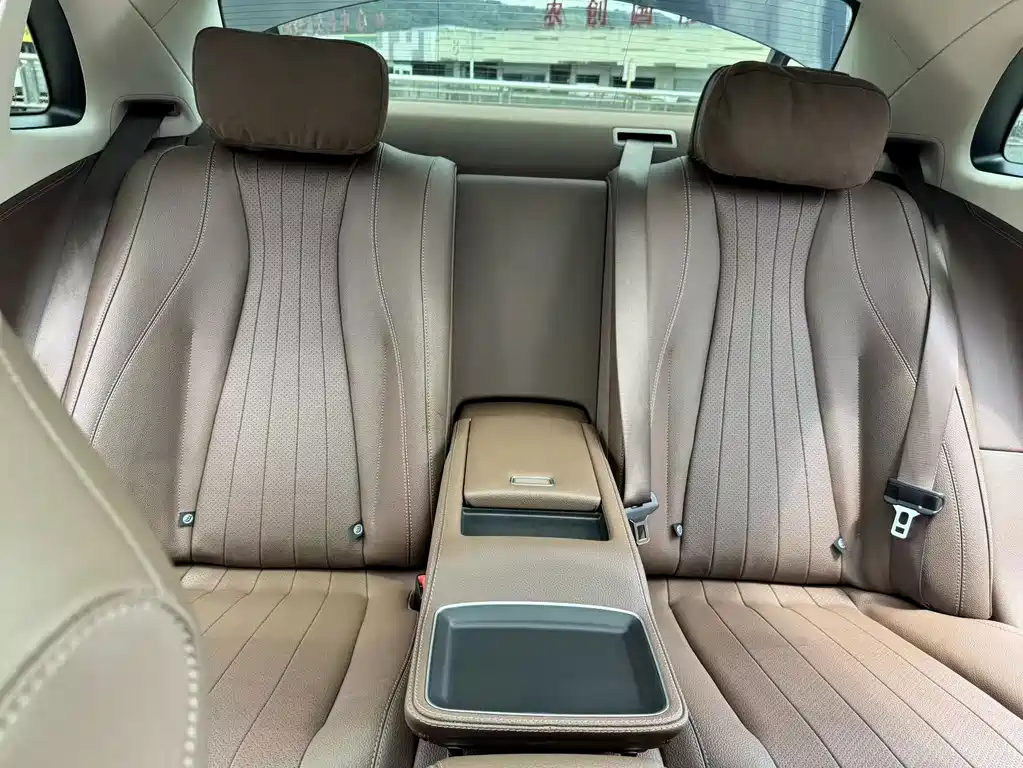 Mercedes-Benz E-Class — миниатюра 26