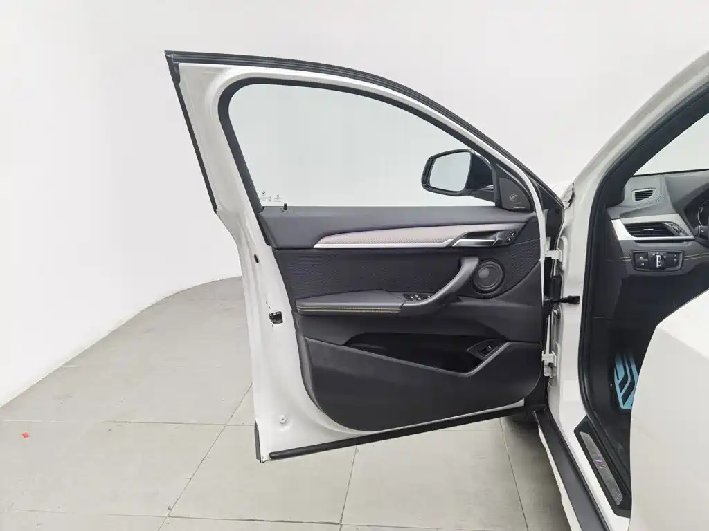 BMW X2 (Import) — миниатюра 8