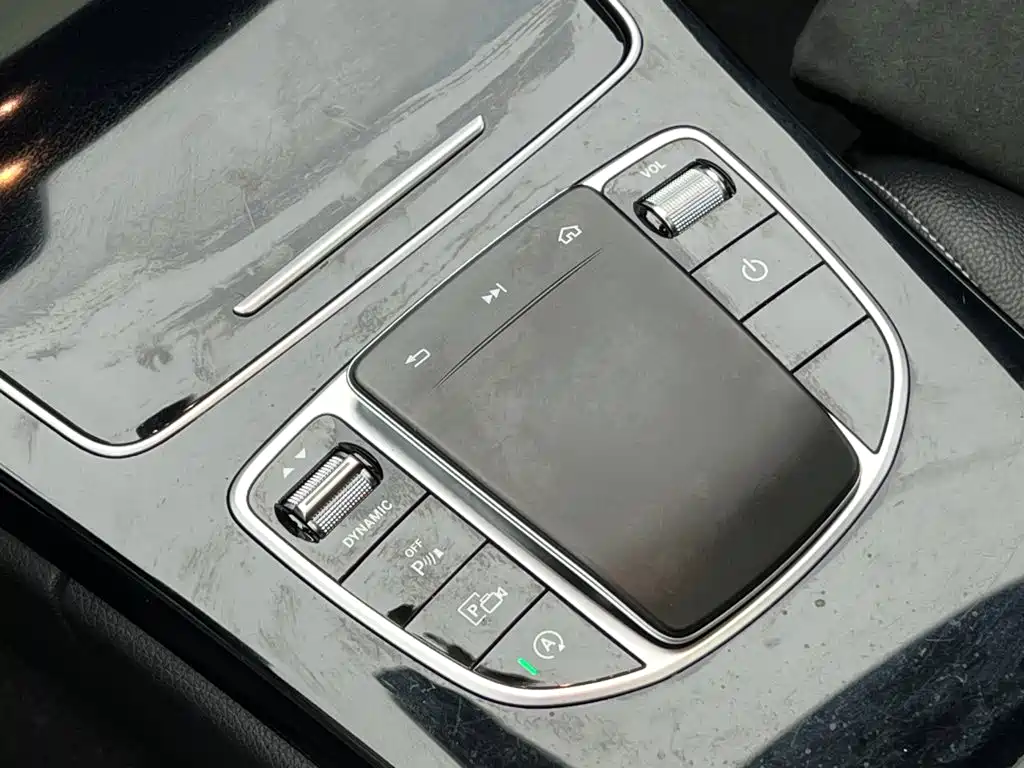 Mercedes-Benz C-Class — миниатюра 16