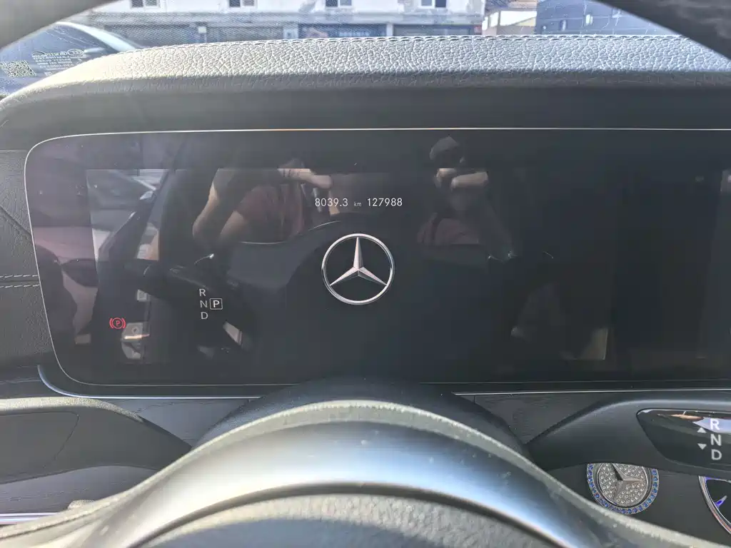 Mercedes-Benz E-Class — миниатюра 11