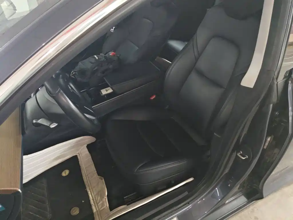 Tesla Model 3 — миниатюра 22