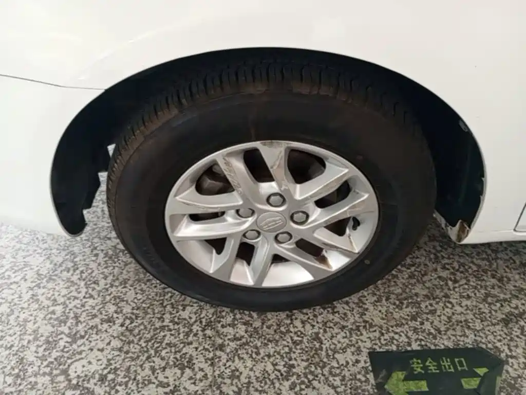 Geely Emgrand — миниатюра 23